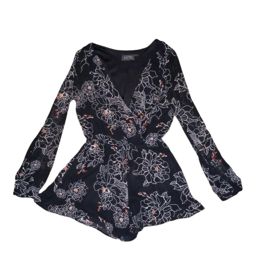 ⭐ ASTR the Label Black Floral Long Sleeve Romper - Picture 3 of 3